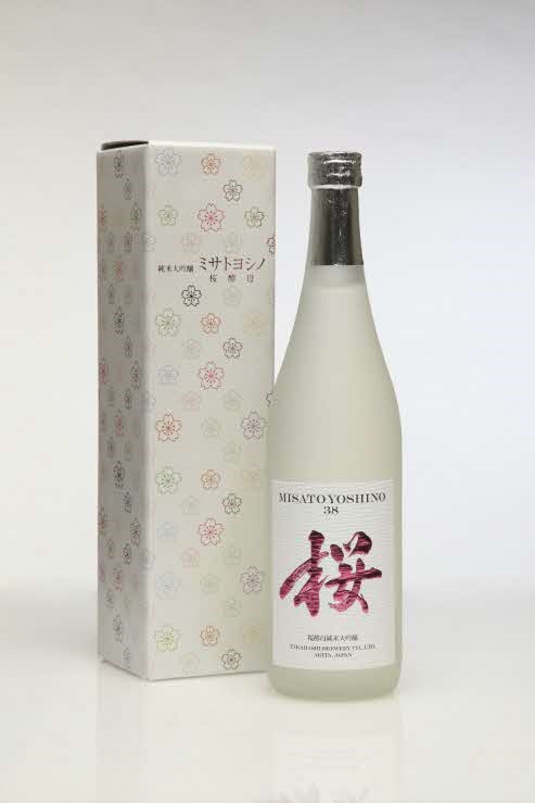 純米大吟醸「桜酵母　ミサトヨシノ」