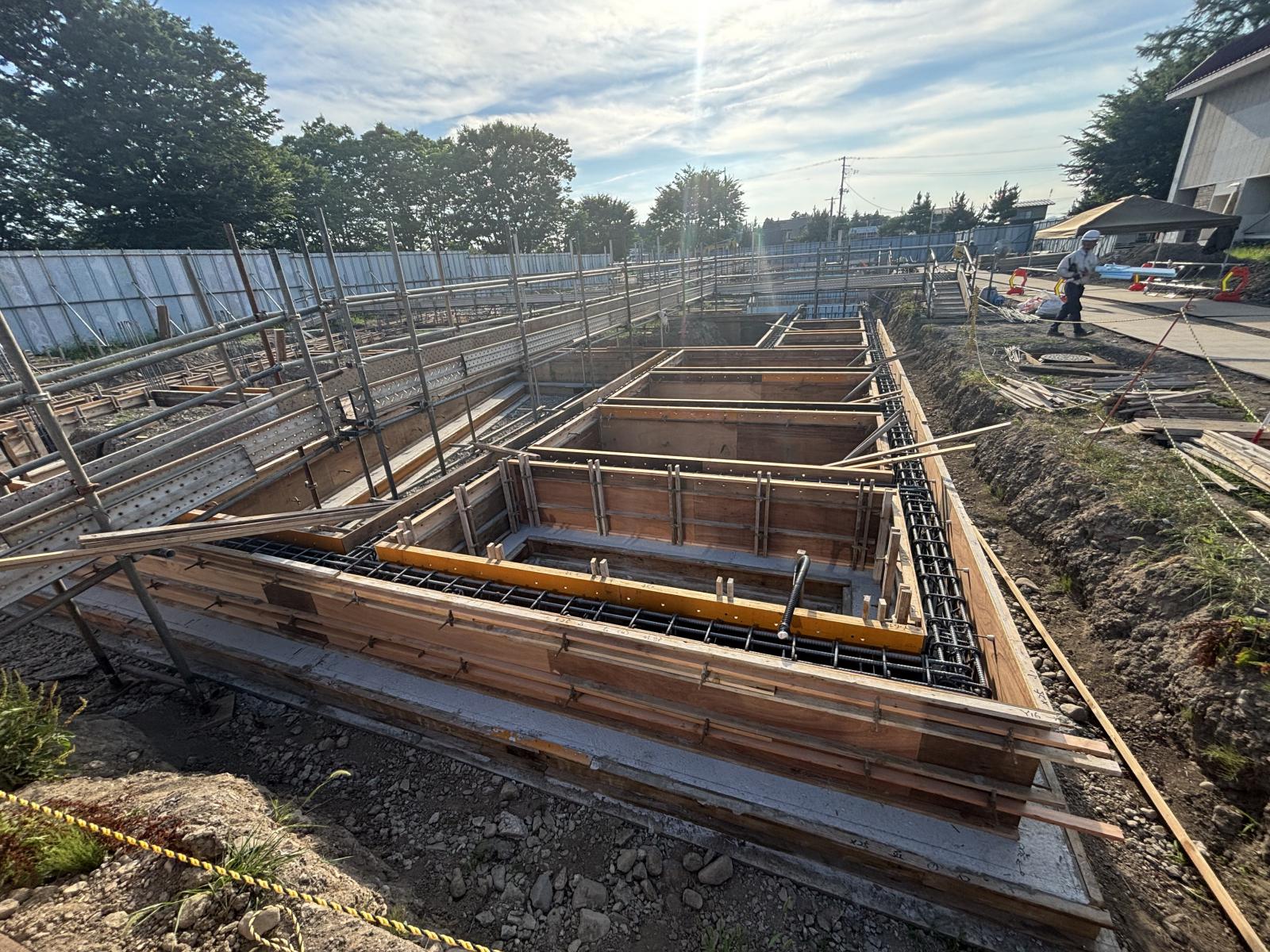 型枠工事（施設東後側）の写真