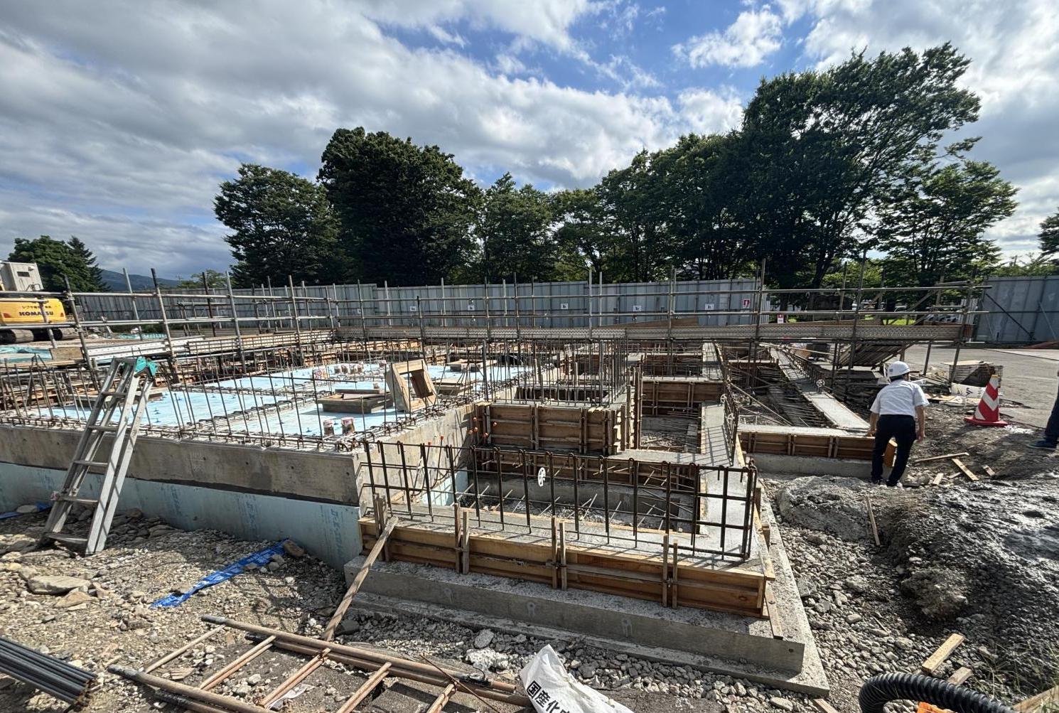 コンクリート工事：コンクリート打設（事務室付近）の写真