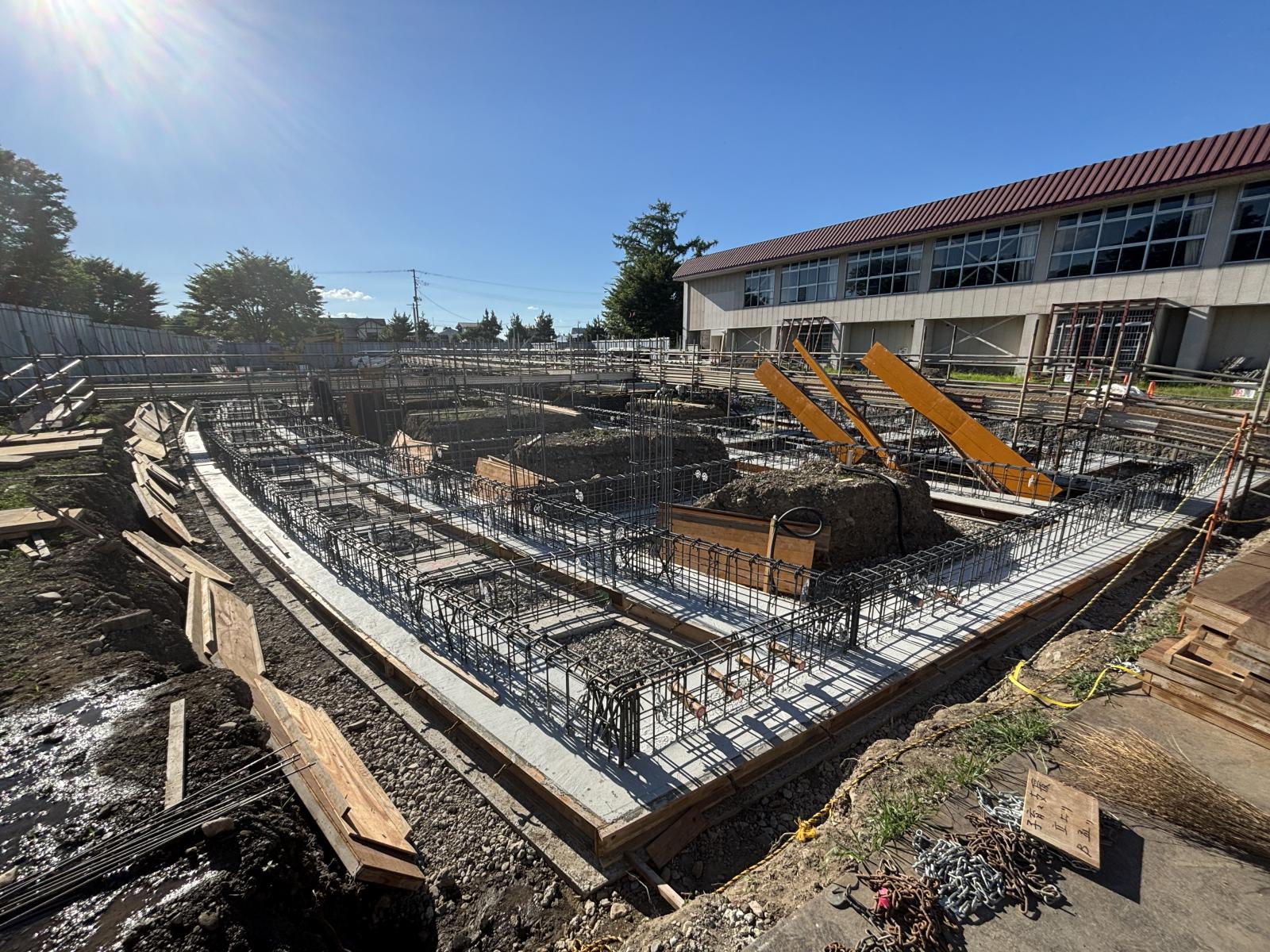 型枠工事（施設東 前側）の写真