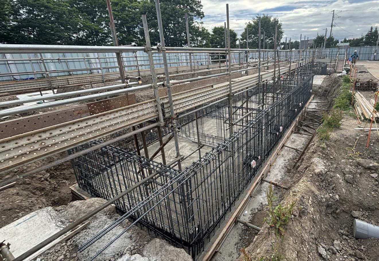 基礎ピット配筋型枠組立3の写真