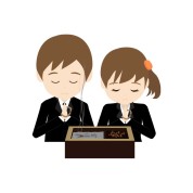 ご焼香している子供のイラスト