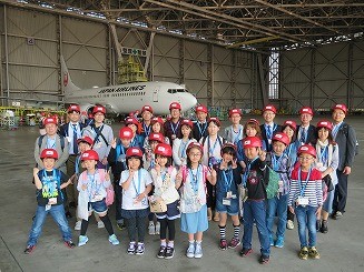 2017整備場見学の集合写真