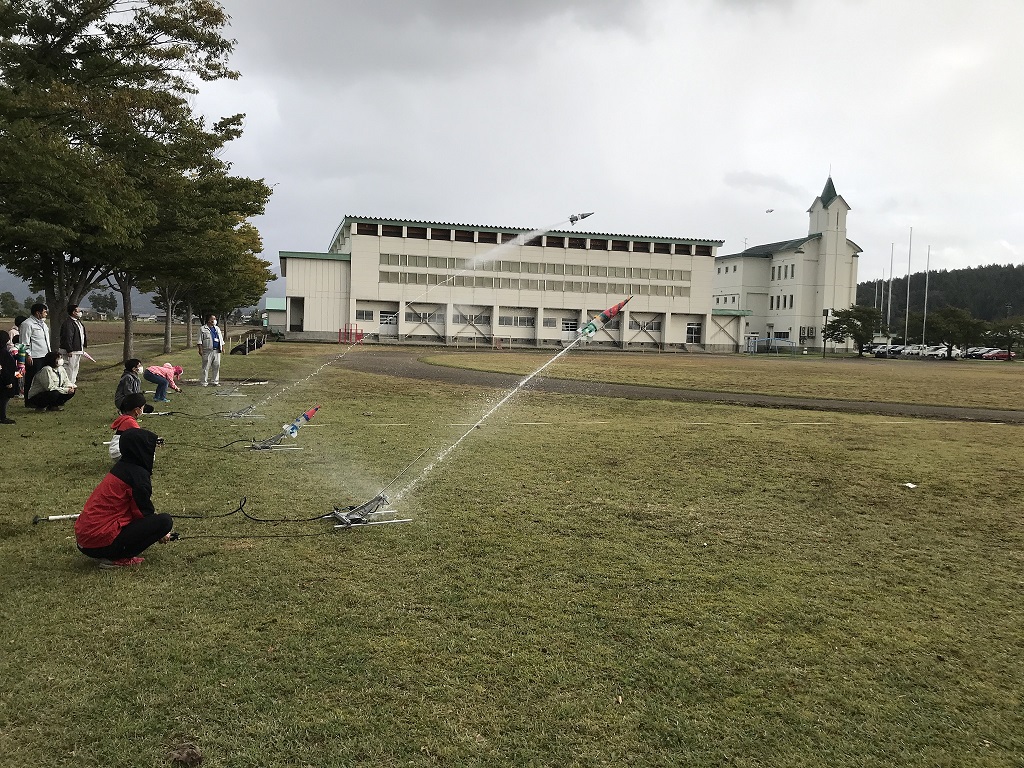 2022コズミックカレッジ（水ロケット制作）