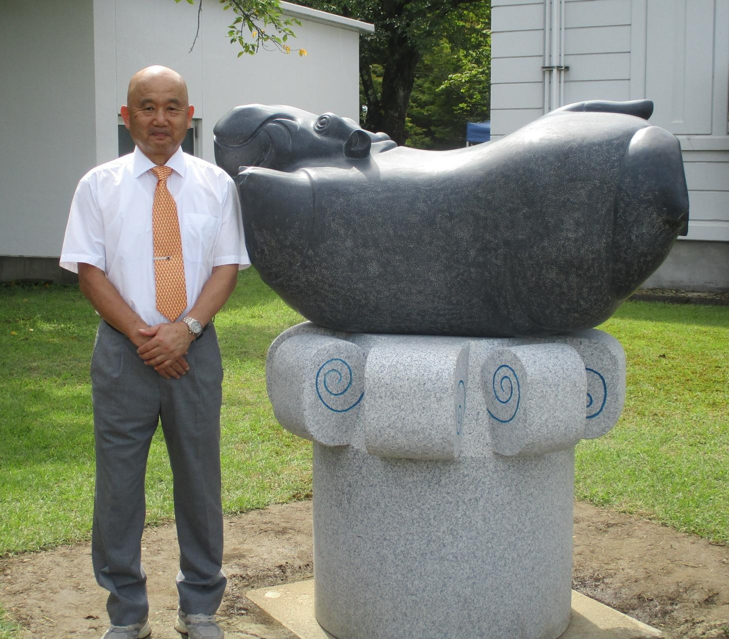 彫刻家　新谷一郎（兵庫県）